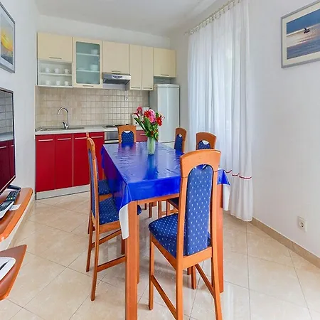 Apartmán Ivo - Three Bedroom With Terrace And Sea View A1 *